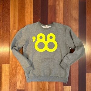 Eighty-Eight Brewing | Grey '88 graphic sweater size large